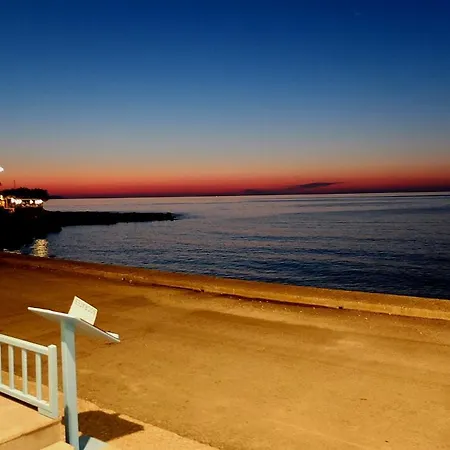 Socrates Apartmens & Restaurant